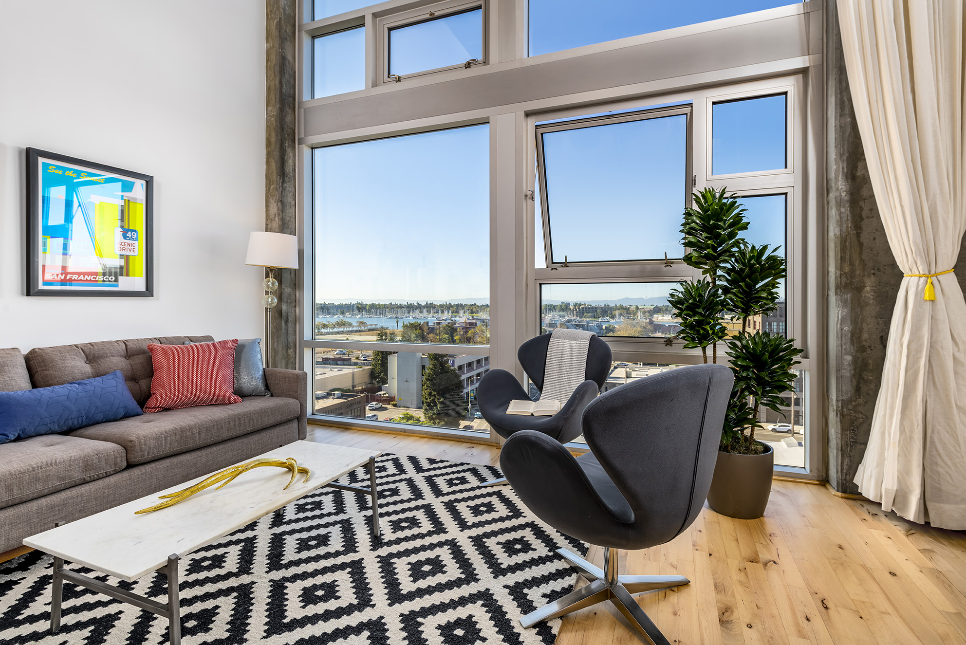 Oakland condo flat with large window bay views - real estate